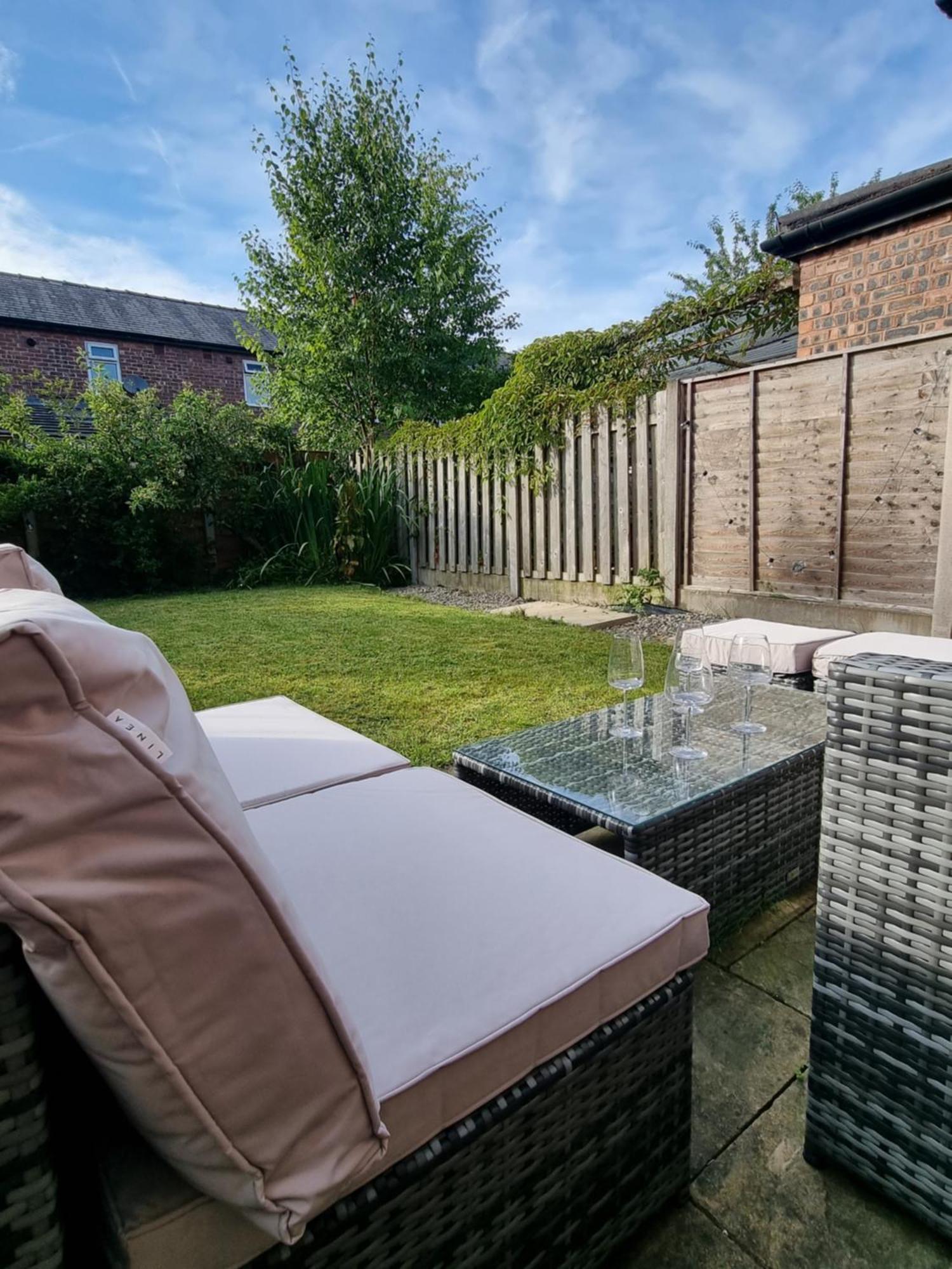 The Heart - Cosy 3 Bedroom House With Double Driveway And Garden In 曼彻斯特 外观 照片