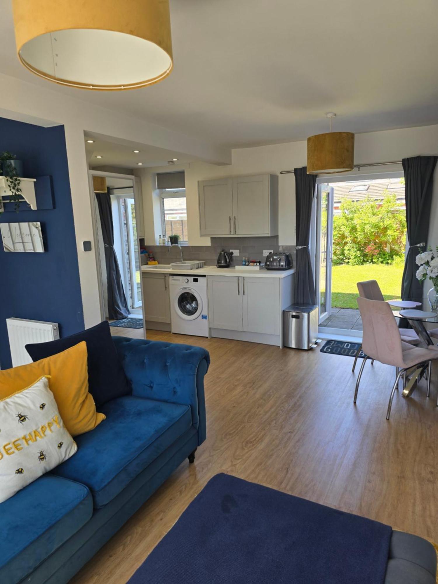 The Heart - Cosy 3 Bedroom House With Double Driveway And Garden In 曼彻斯特 外观 照片