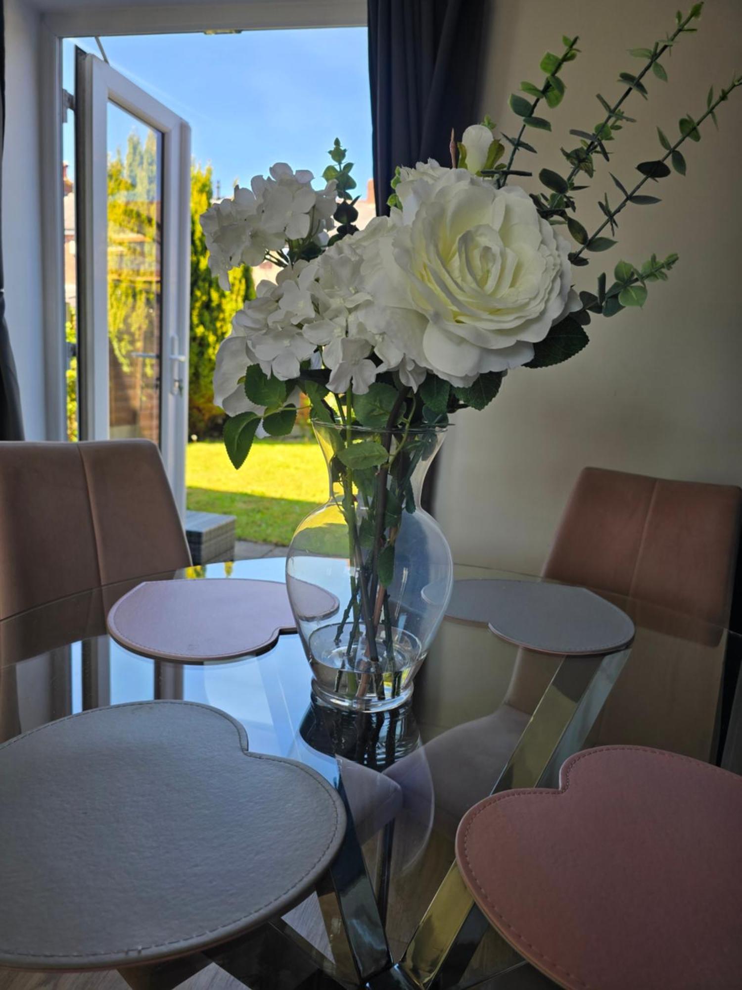 The Heart - Cosy 3 Bedroom House With Double Driveway And Garden In 曼彻斯特 外观 照片